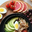 Idea para cenar de forma saludable y completa con fruta, verdura y proteínas
